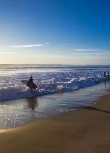 Surf sur l'océan atlantique